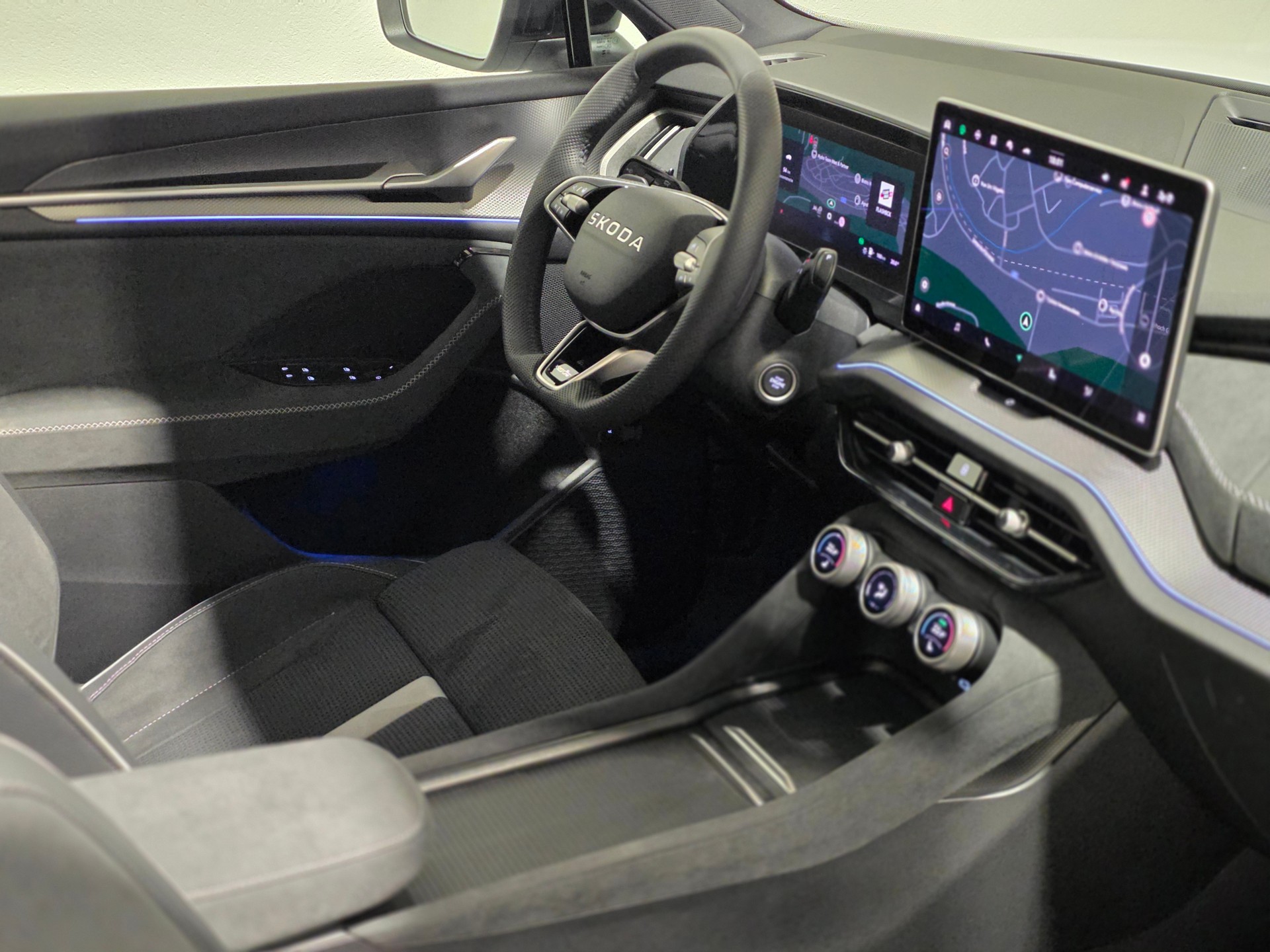 SKODA 2.0TDI Sportline 7-Plätzer 4x4 DSG-image-22