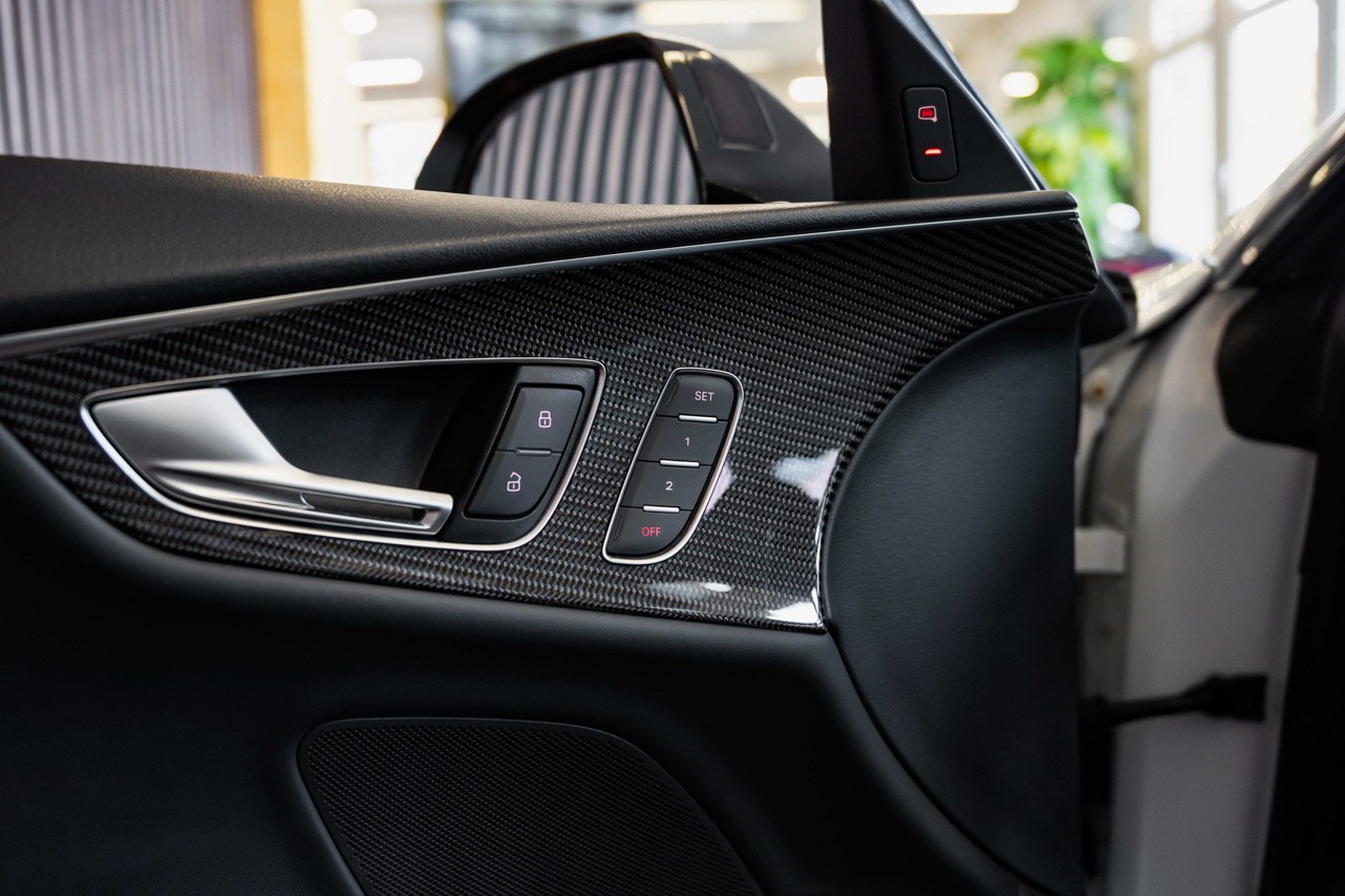 AUDI RS7 Sportback 4.0 TFSI V8 quattro S-tronic-image-28