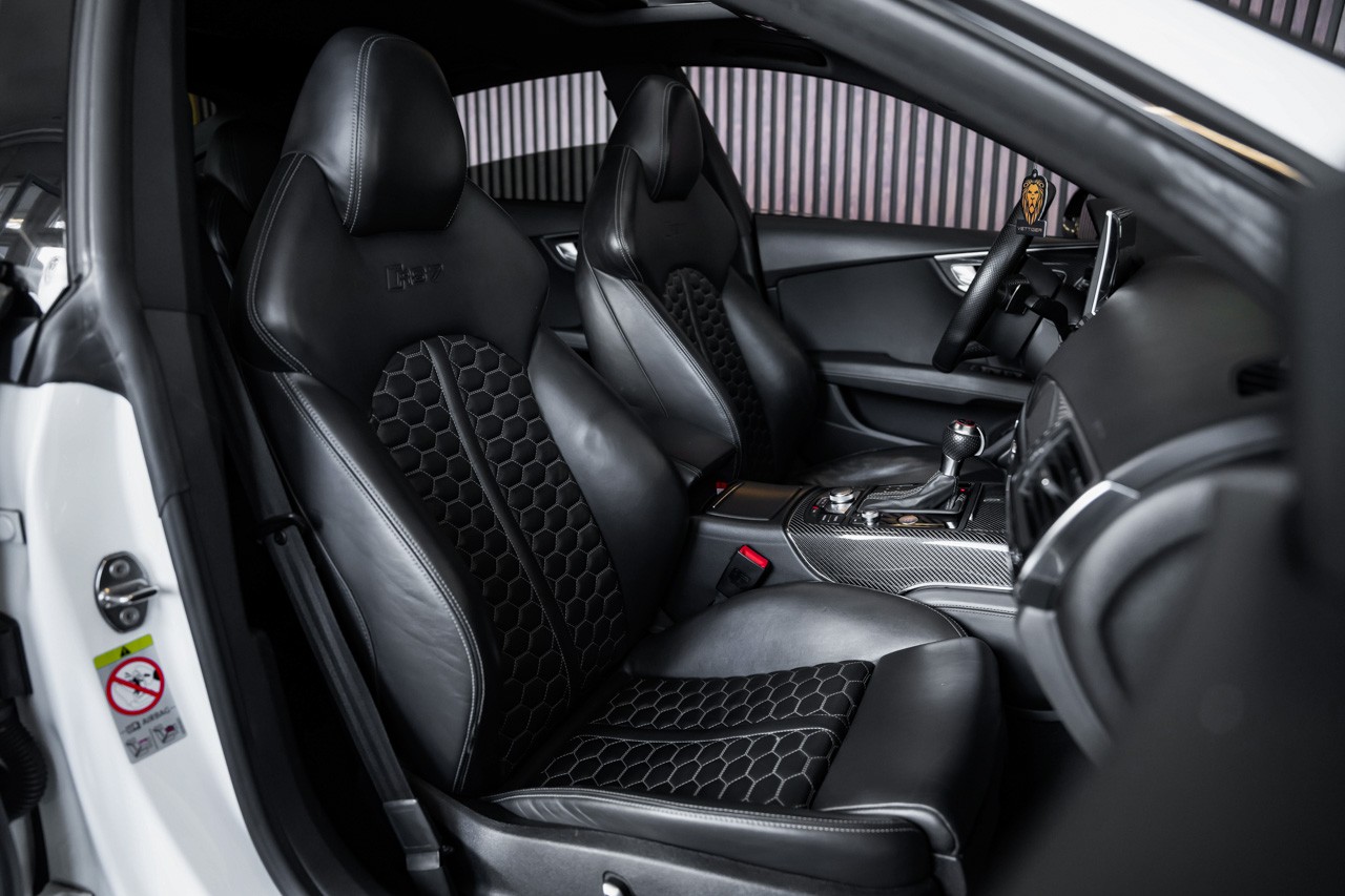 AUDI RS7 Sportback 4.0 TFSI V8 quattro S-tronic-image-18