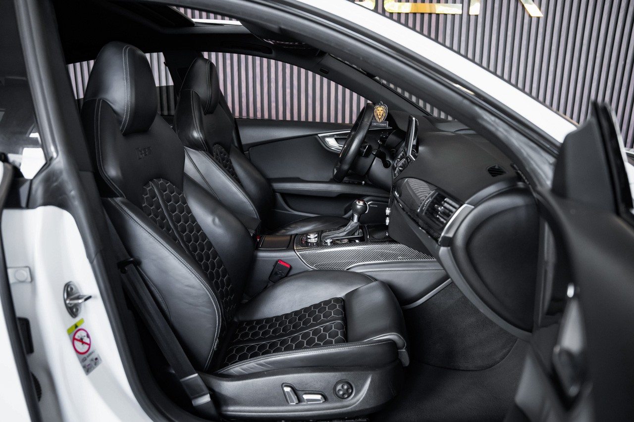 AUDI RS7 Sportback 4.0 TFSI V8 quattro S-tronic-image-17