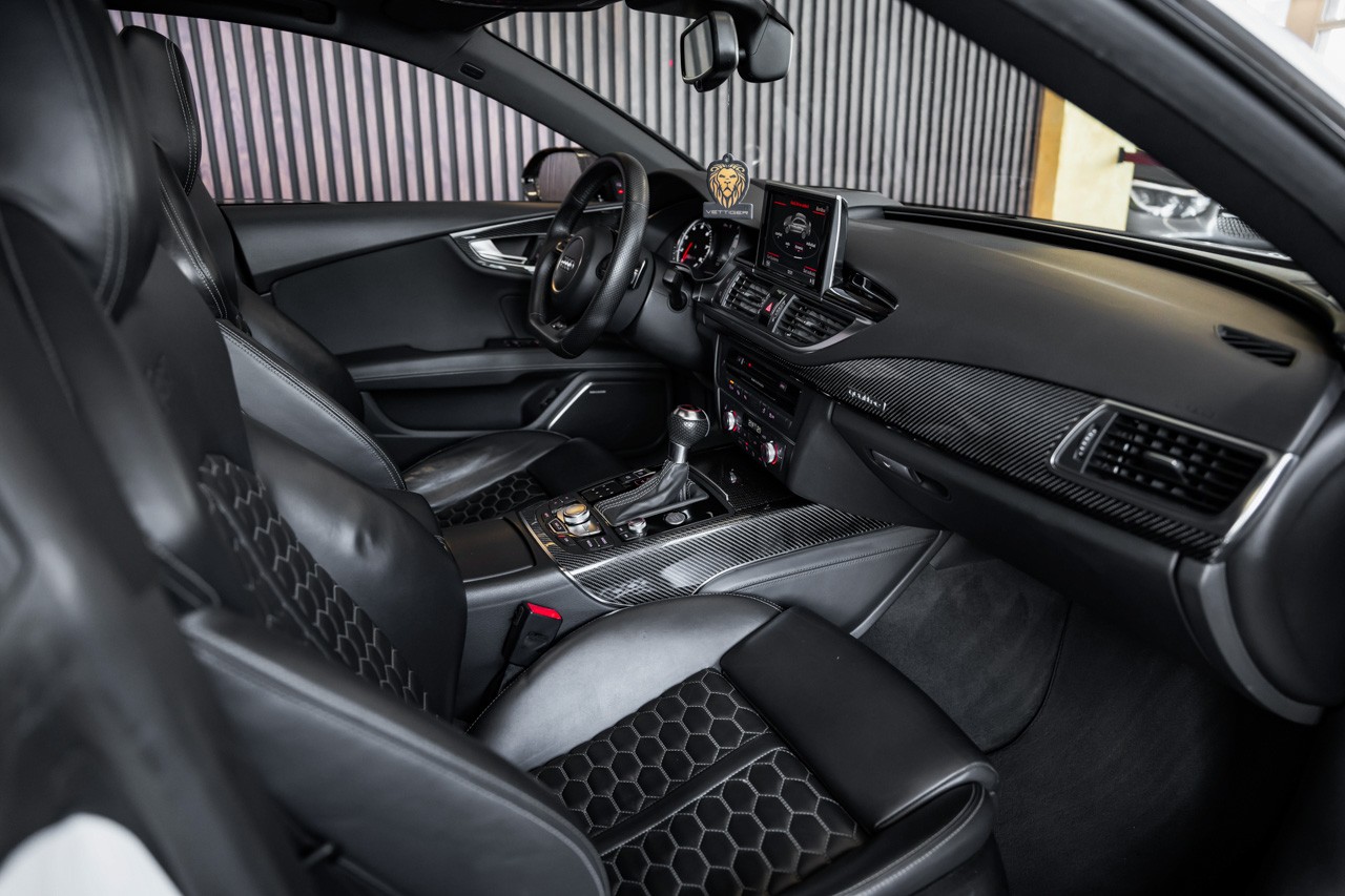 AUDI RS7 Sportback 4.0 TFSI V8 quattro S-tronic-image-16