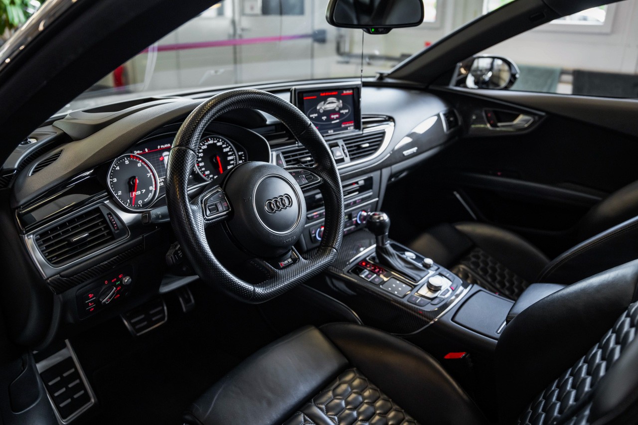 AUDI RS7 Sportback 4.0 TFSI V8 quattro S-tronic-image-13