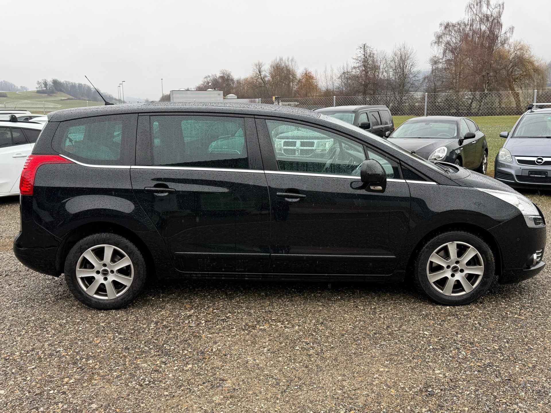 PEUGEOT 5008 2.0 HDI FAP-image-7