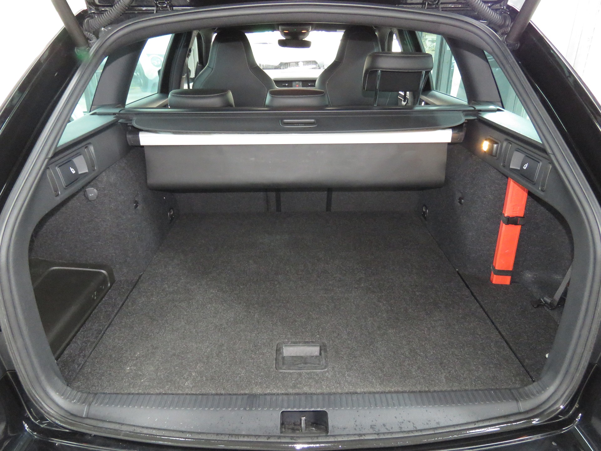SKODA Octavia Combi 2.0 TDI RS 4x4 DSG (Automat)-image-9