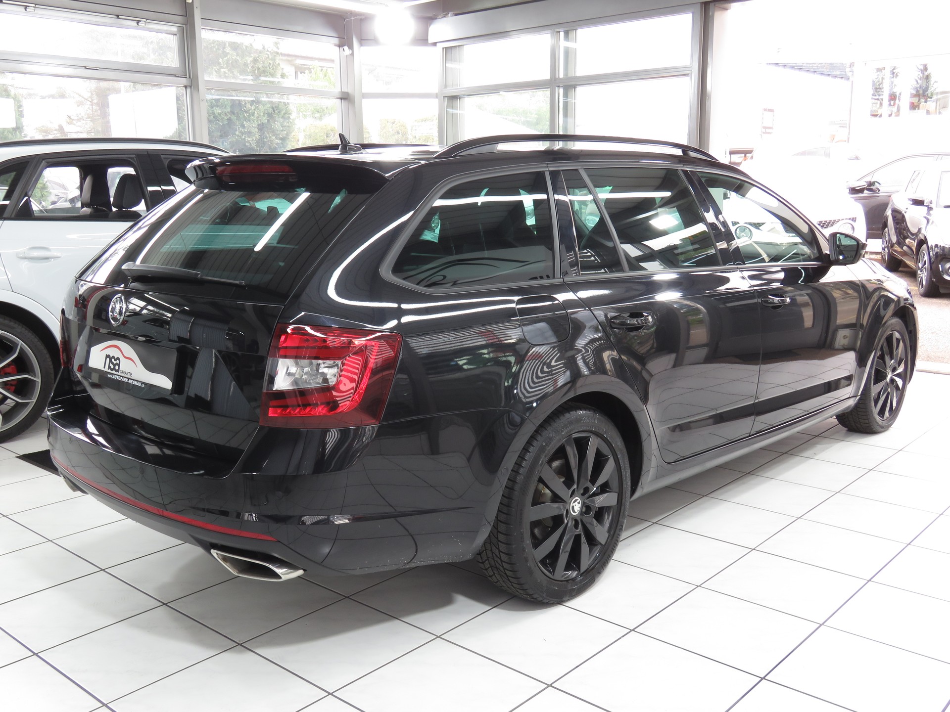 SKODA Octavia Combi 2.0 TDI RS 4x4 DSG (Automat)-showroom-element-3