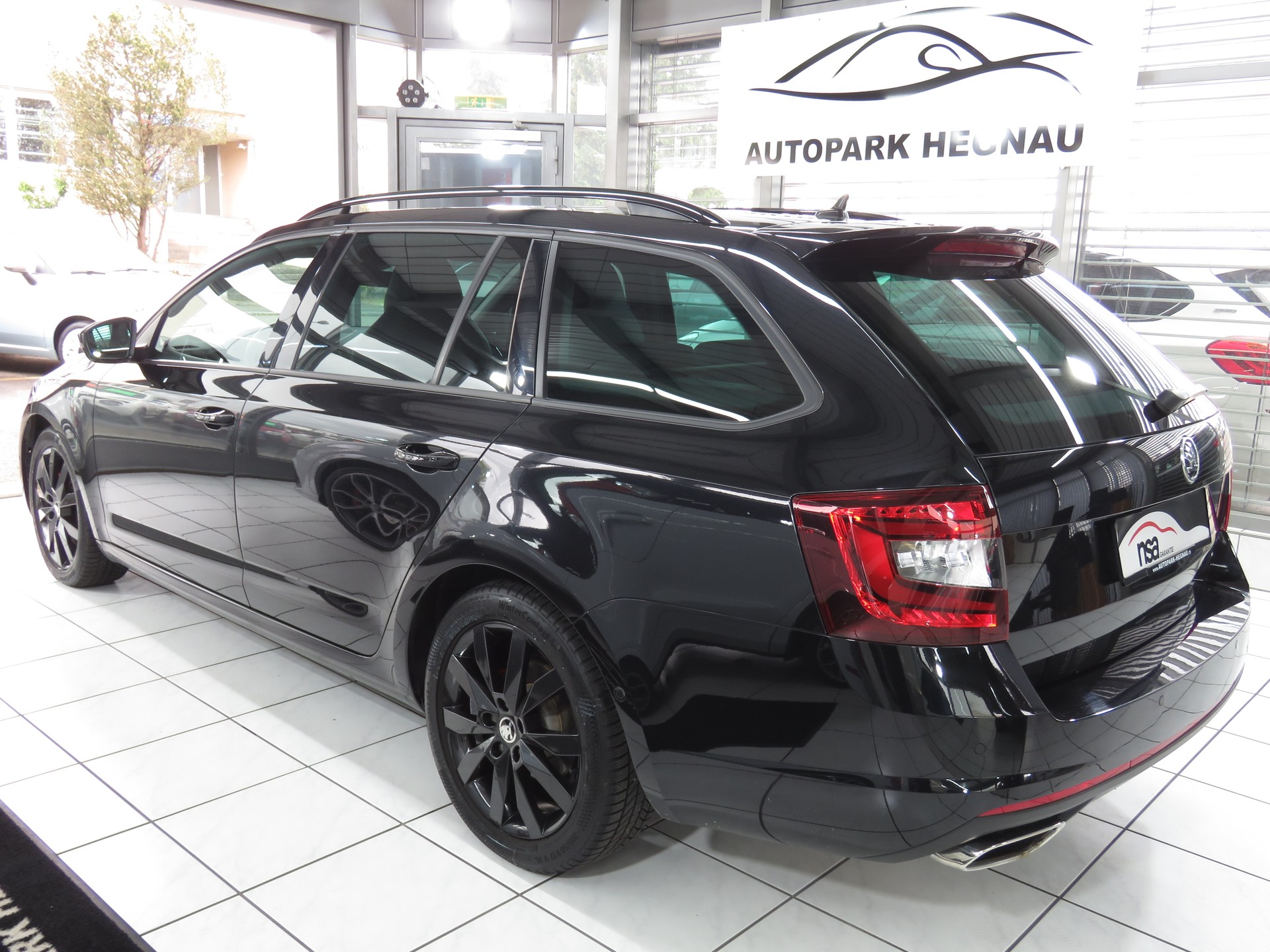SKODA Octavia Combi 2.0 TDI RS 4x4 DSG (Automat)-image-5