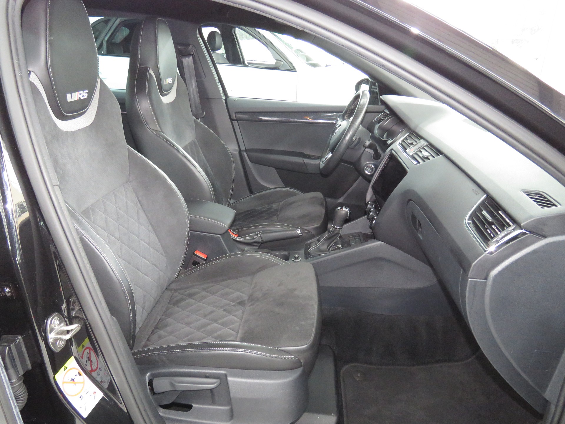 SKODA Octavia Combi 2.0 TDI RS 4x4 DSG (Automat)-image-11