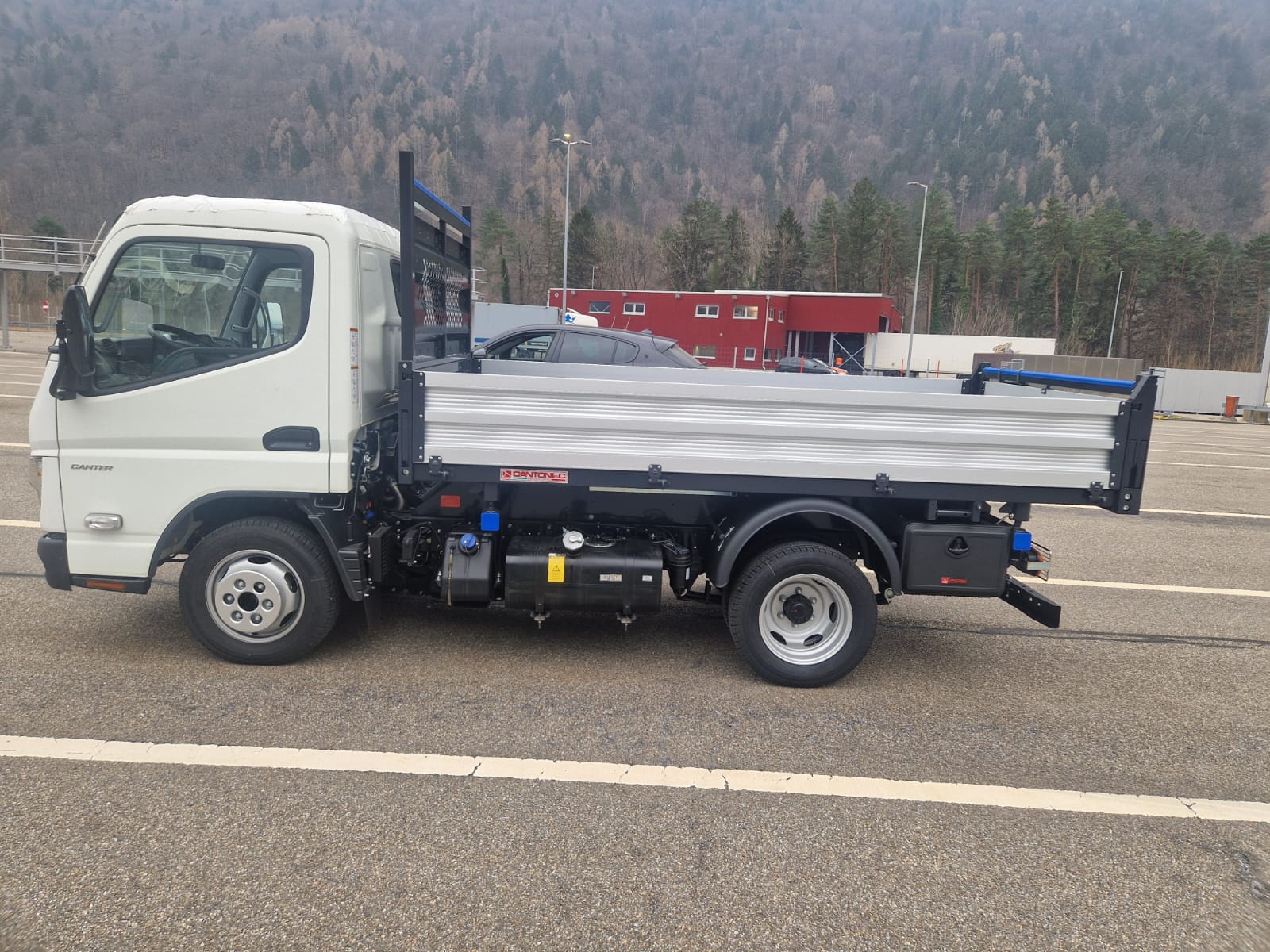 MITSUBISHI FUSO CANTER 3 S15 - Ponte Ribaltabile 3 Lati "NUOVO" - Gancio di Traino KG. 3500-image-5