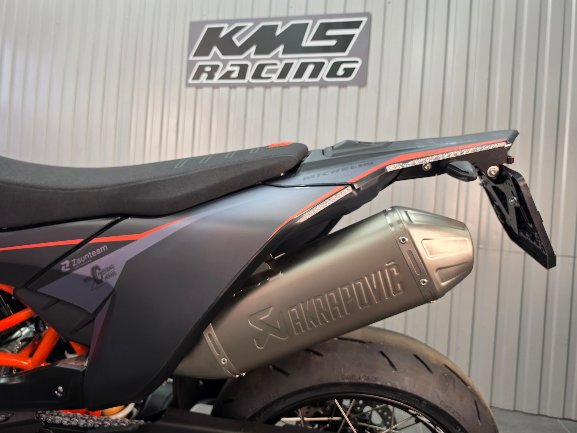 KTM 690 SMC R ABS (35 kW)-image-2
