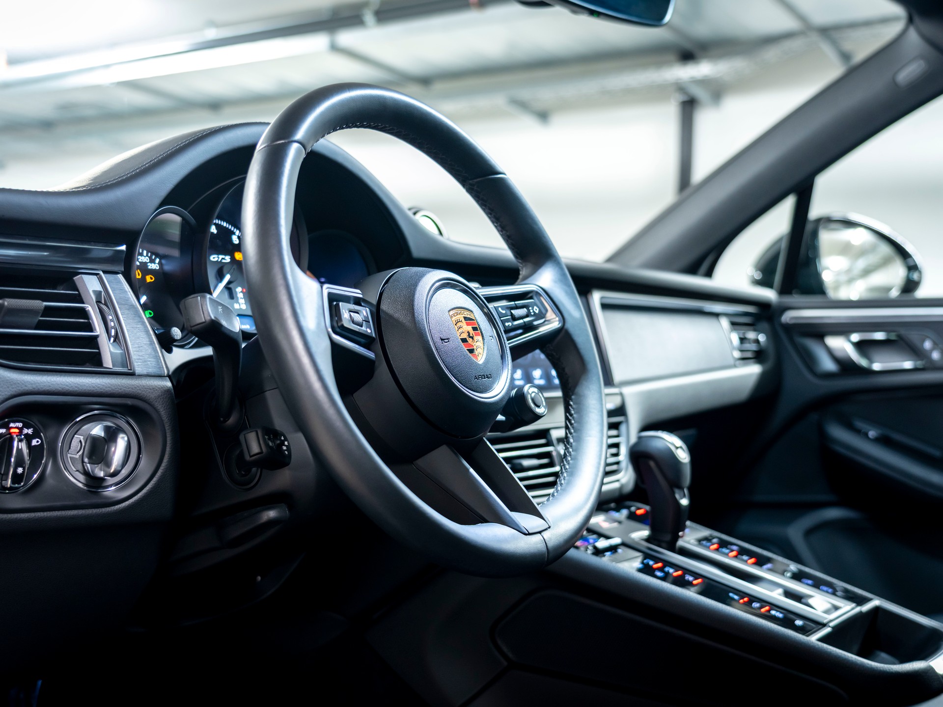 PORSCHE Macan GTS PDK-image-11