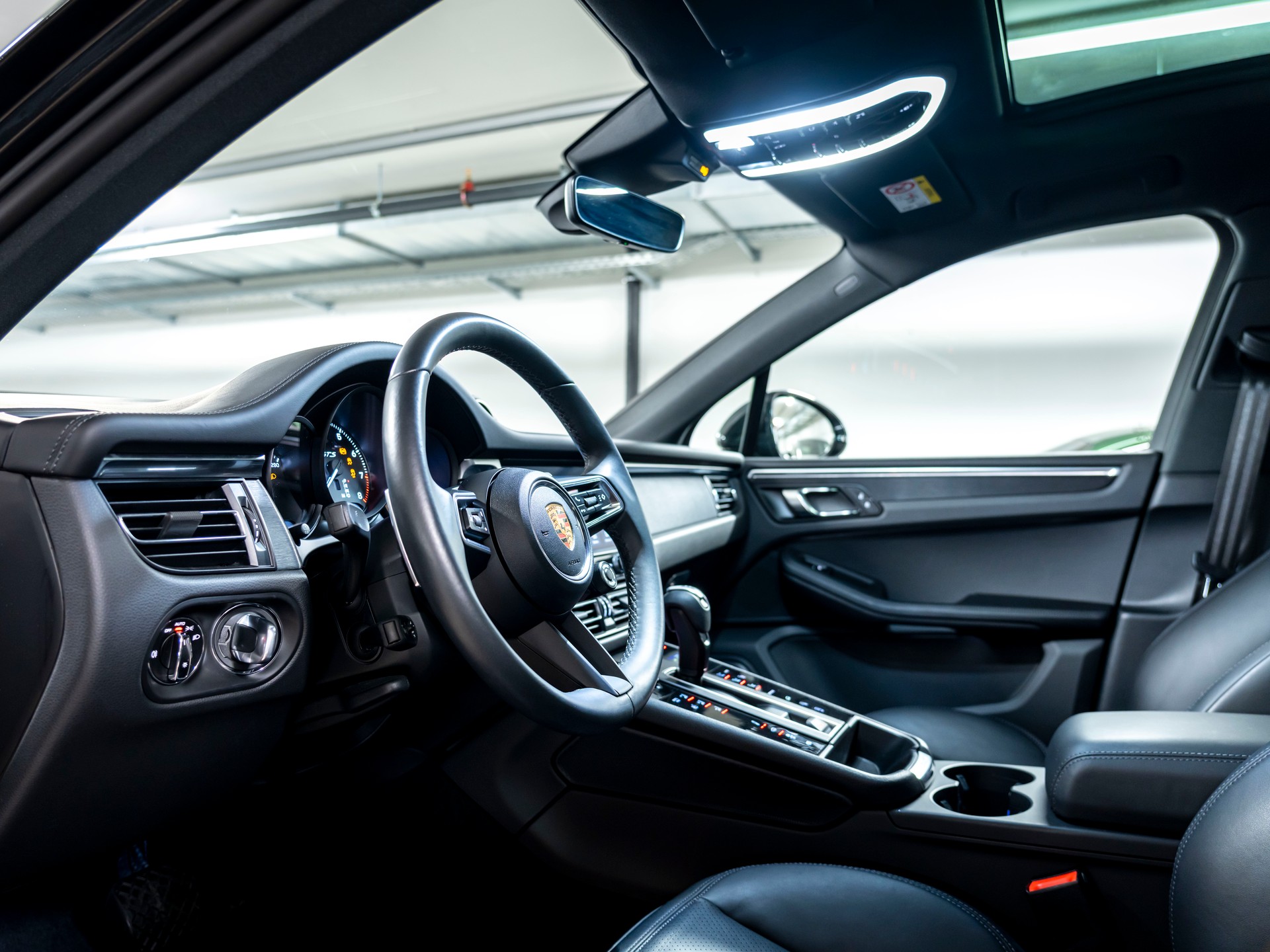 PORSCHE Macan GTS PDK-image-12