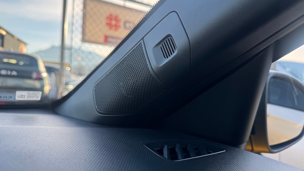 RENAULT R5 E-Tech Comfort Range 52 kWh Iconic Five-image-18