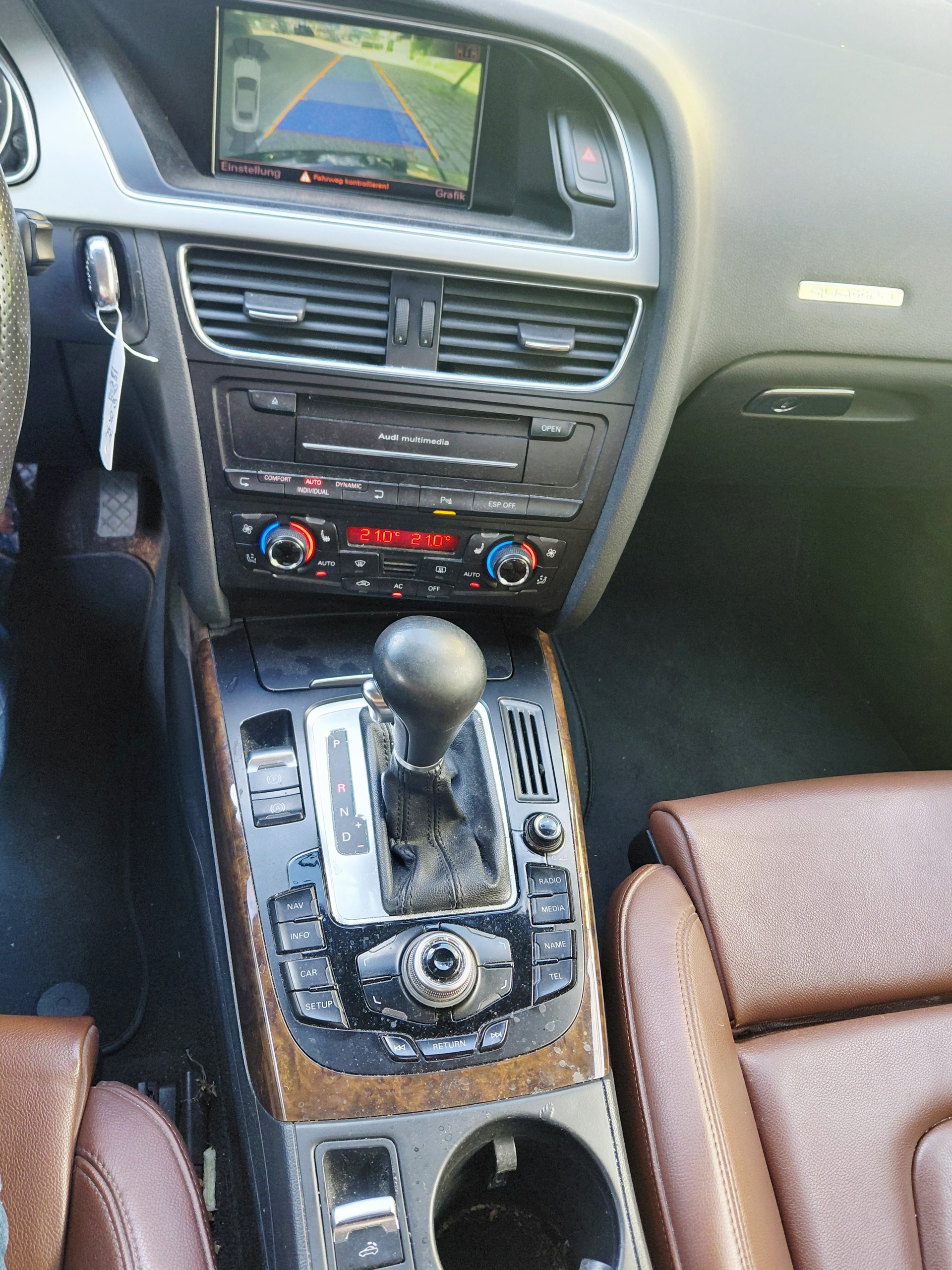 AUDI A5 Cabriolet 3.0 TDI quattro S-tronic-image-11