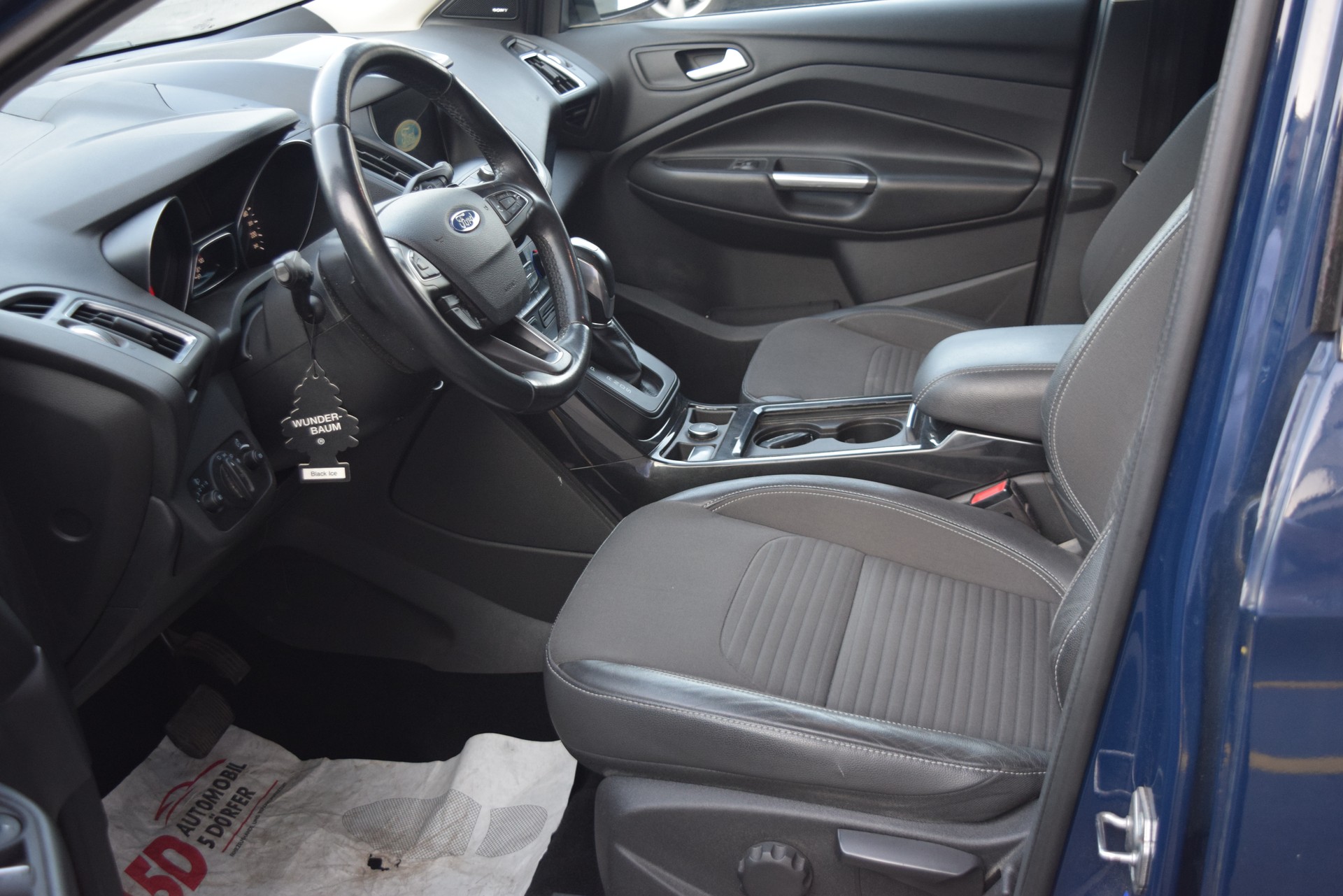 FORD Kuga 2.0 TDCi ST Line High 4WD PowerShift-image-16
