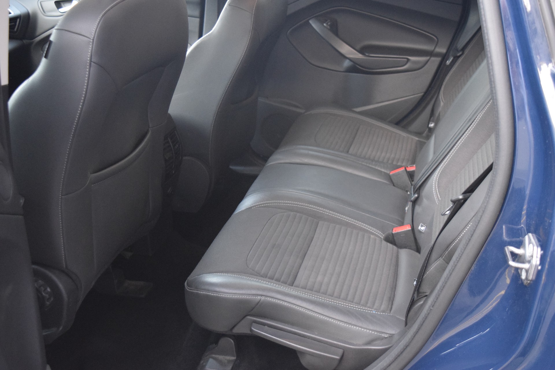 FORD Kuga 2.0 TDCi ST Line High 4WD PowerShift-image-15