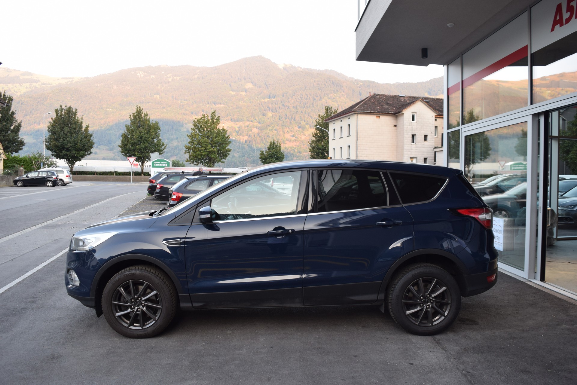 FORD Kuga 2.0 TDCi ST Line High 4WD PowerShift-showroom-element-3