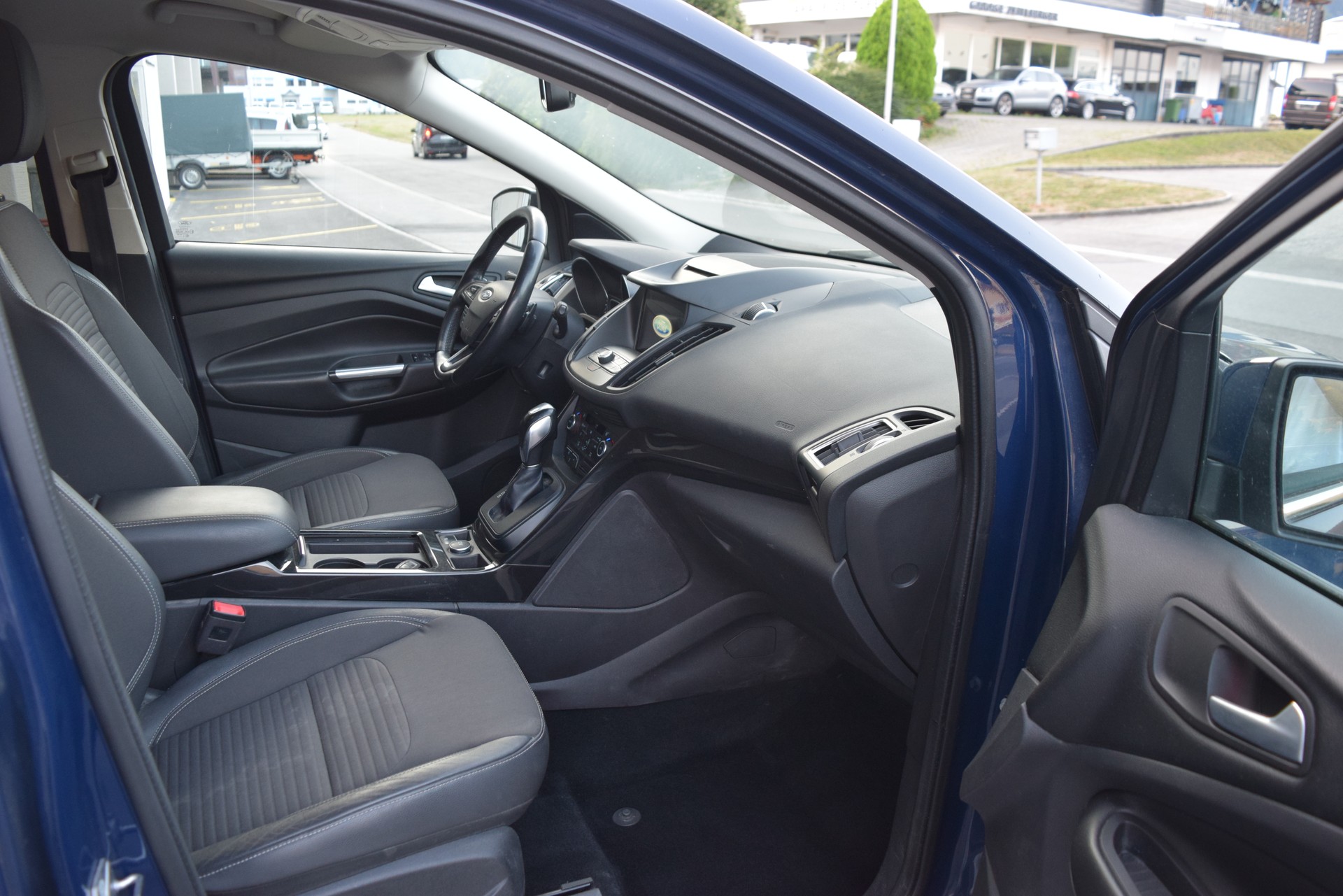 FORD Kuga 2.0 TDCi ST Line High 4WD PowerShift-image-10