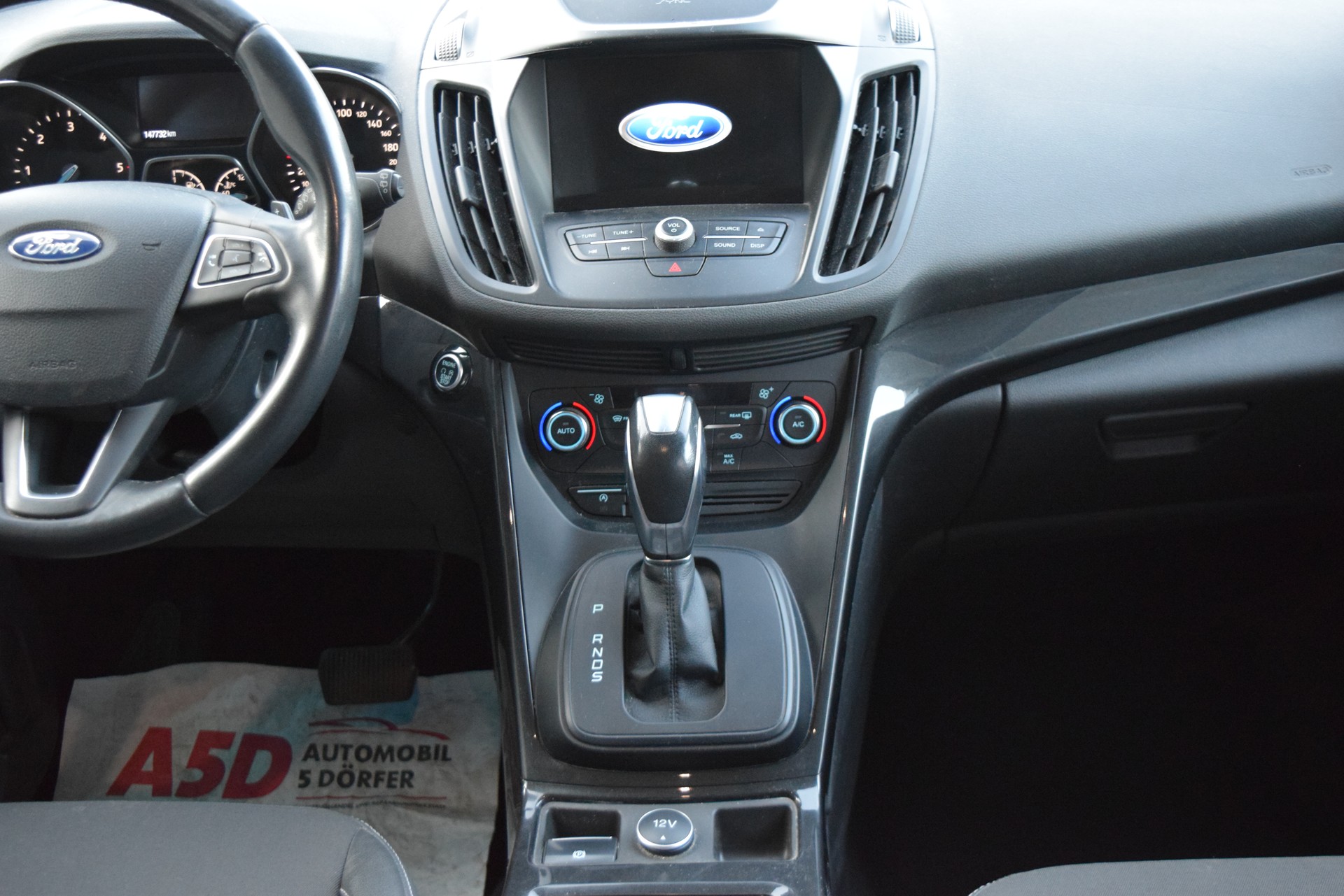 FORD Kuga 2.0 TDCi ST Line High 4WD PowerShift-image-13
