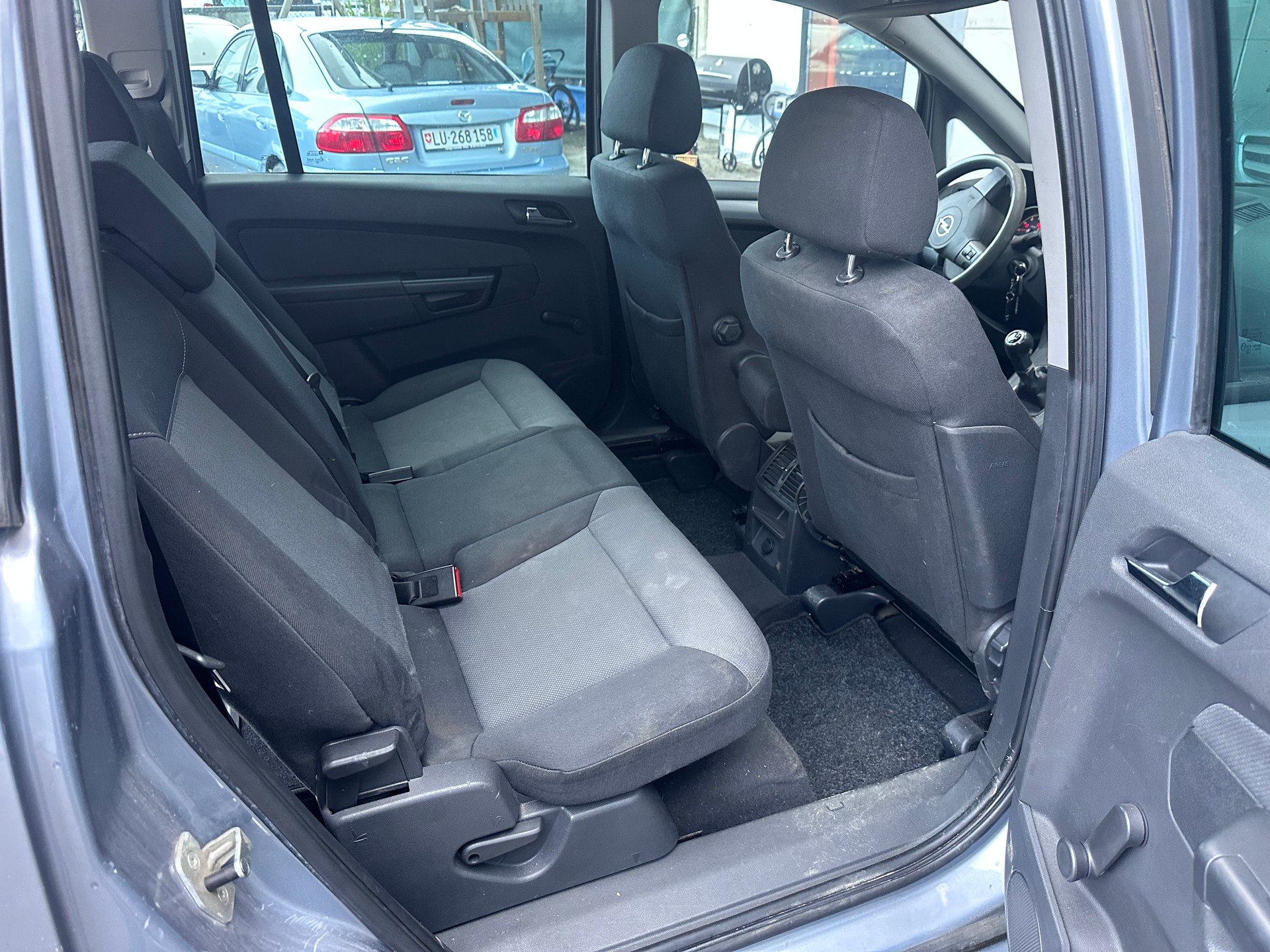 OPEL Zafira 1.8i 16V Cosmo-image-9