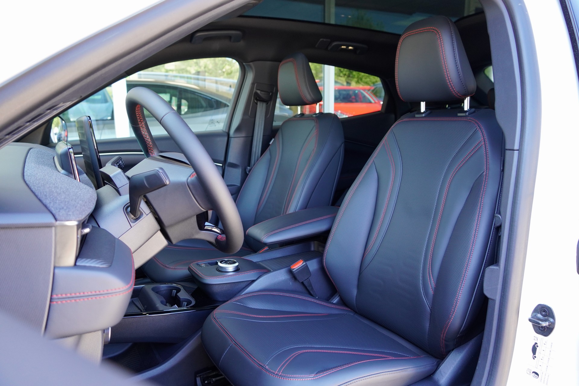 FORD Mustang MACH-E Premium AWD 88 kWh-image-9