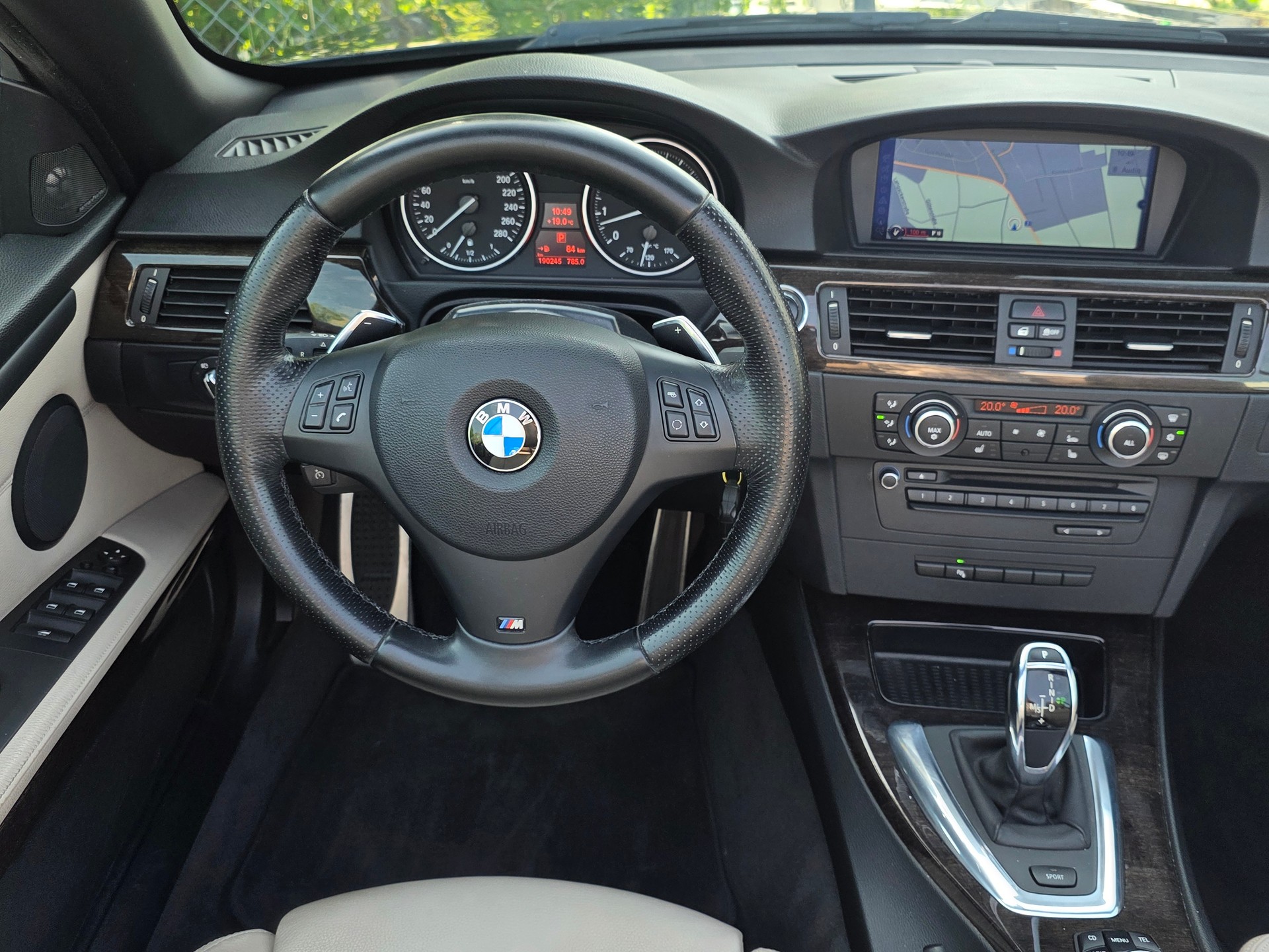 BMW 335i Cabriolet DSG * CH-Fahrzeug * M-Sport * Edition *-image-15