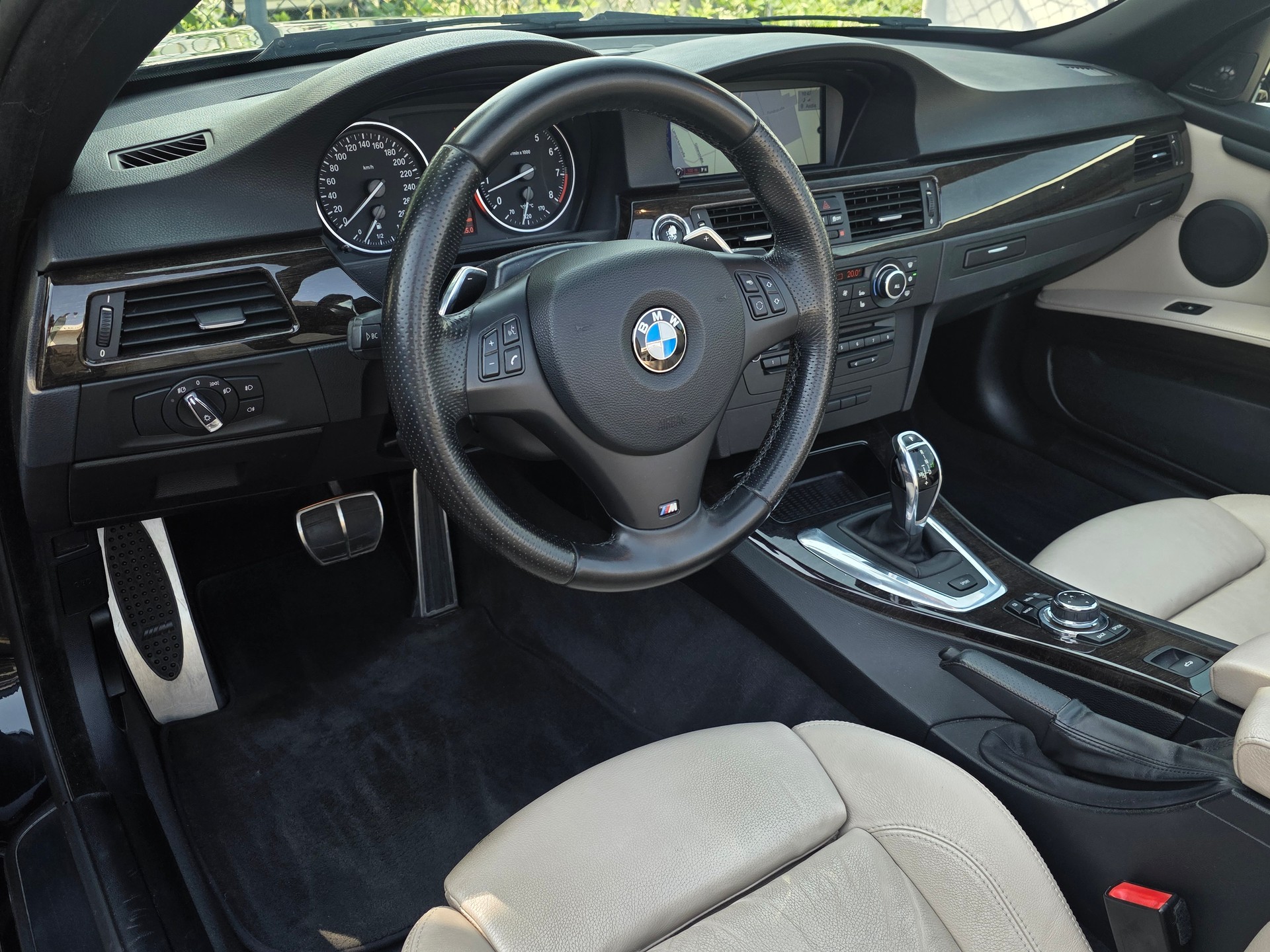 BMW 335i Cabriolet DSG * CH-Fahrzeug * M-Sport * Edition *-image-10