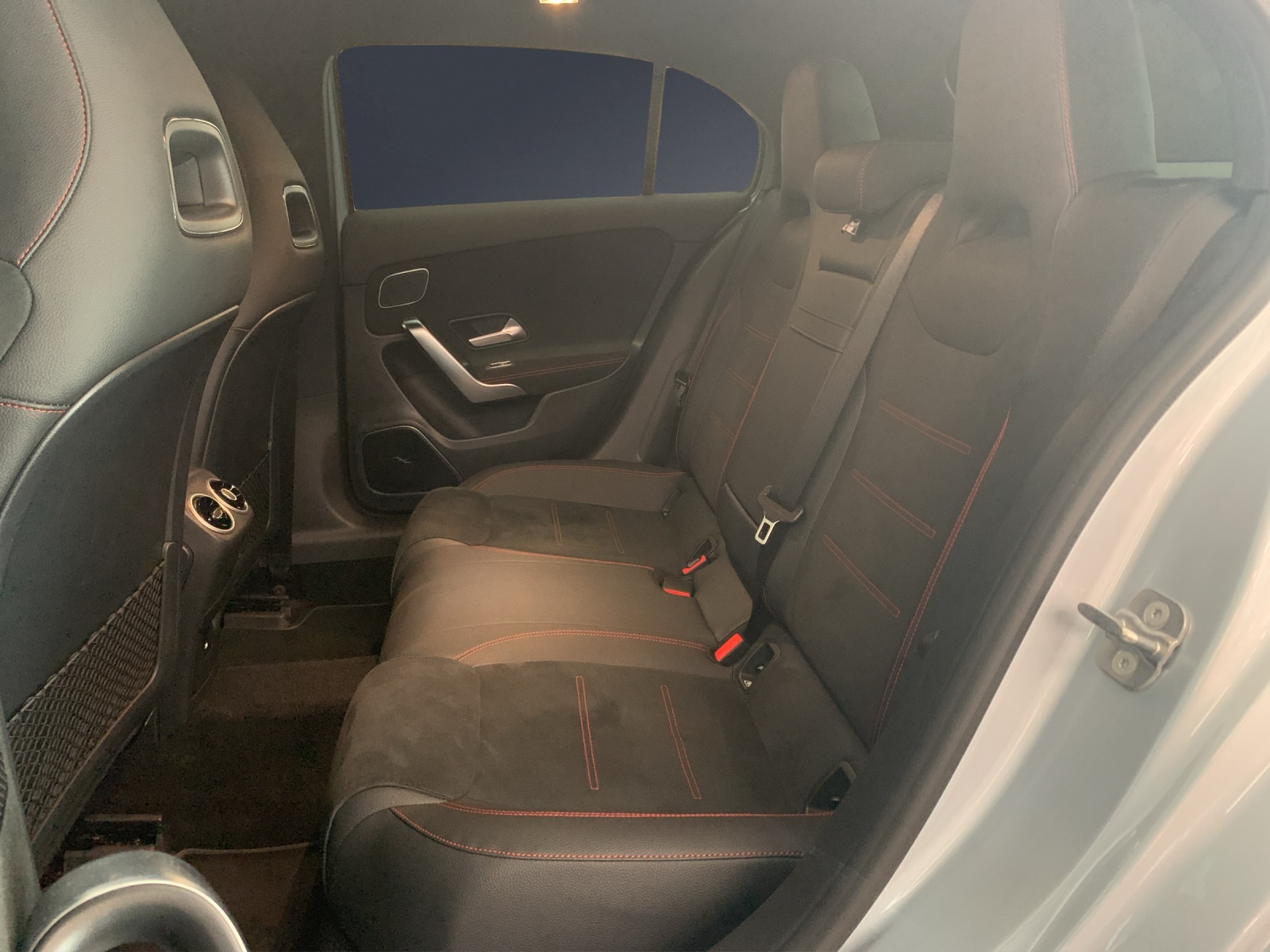 MERCEDES-BENZ A 250 e 8G-DCT-image-10