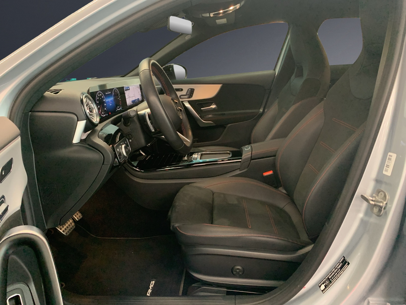MERCEDES-BENZ A 250 e 8G-DCT-image-5