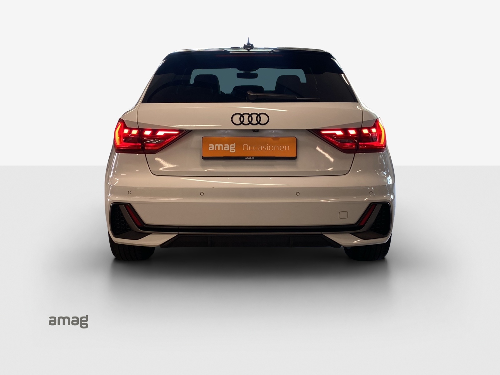 AUDI A1 Sportback 30 TFSI S Line Attraction S-tronic-showroom-element-3