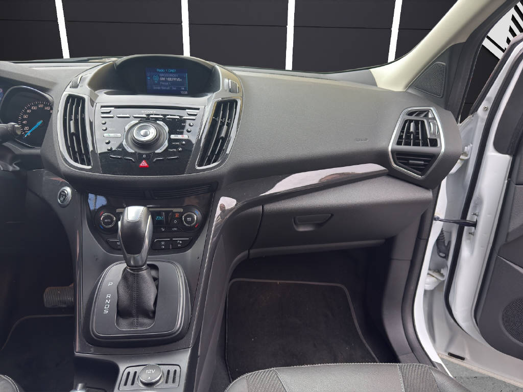 FORD Kuga 1.6 EcoB Titanium-image-16