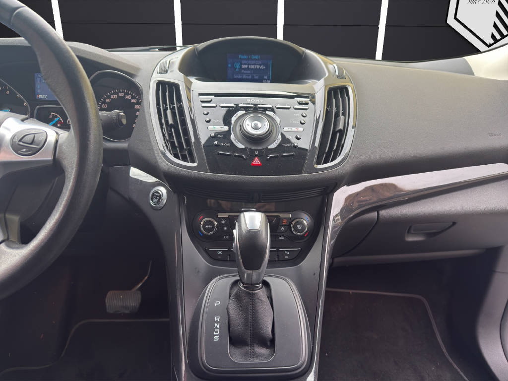 FORD Kuga 1.6 EcoB Titanium-image-17