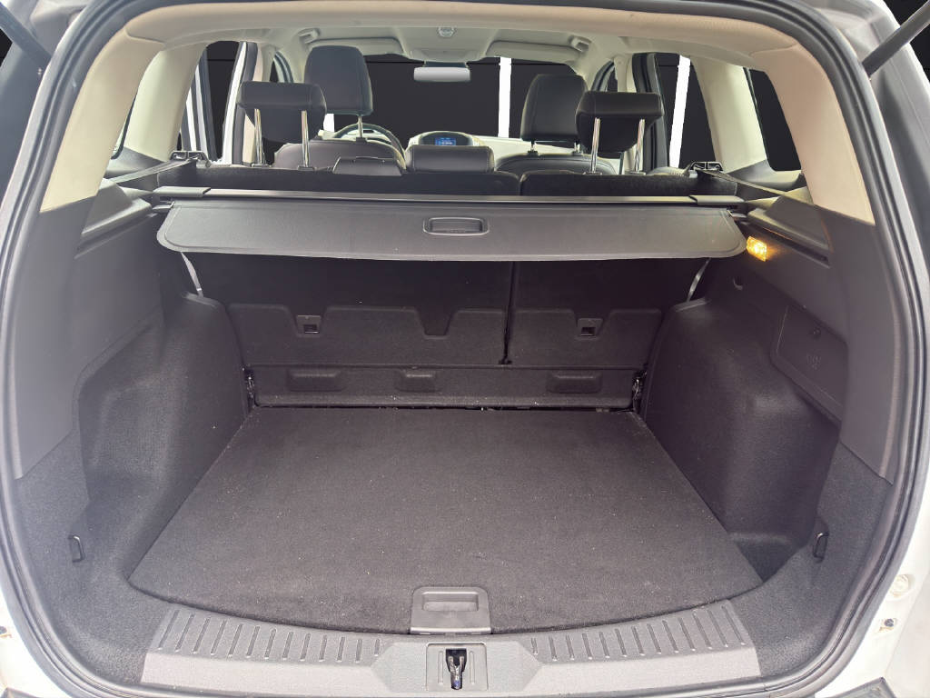 FORD Kuga 1.6 EcoB Titanium-image-12