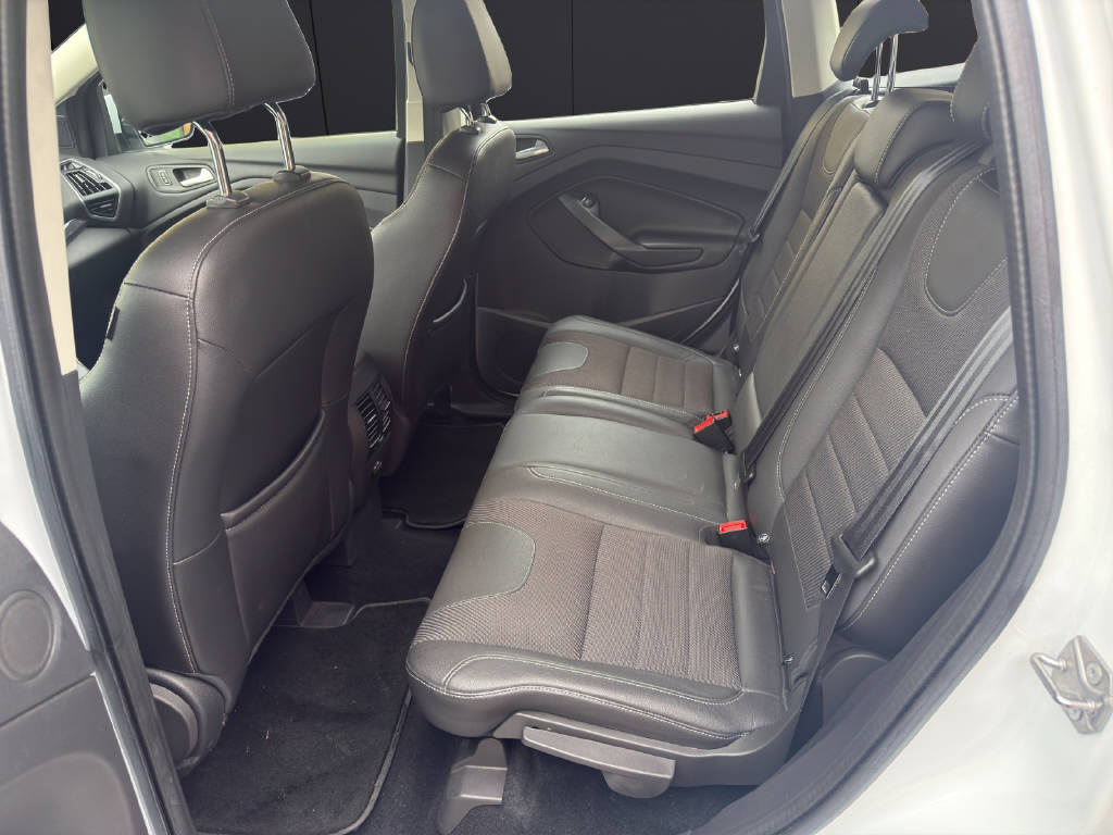FORD Kuga 1.6 EcoB Titanium-image-15
