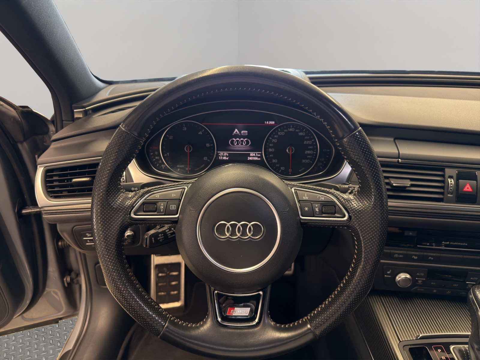 AUDI A6 Avant 3.0 TDI V6 quattro S-tronic-image-9