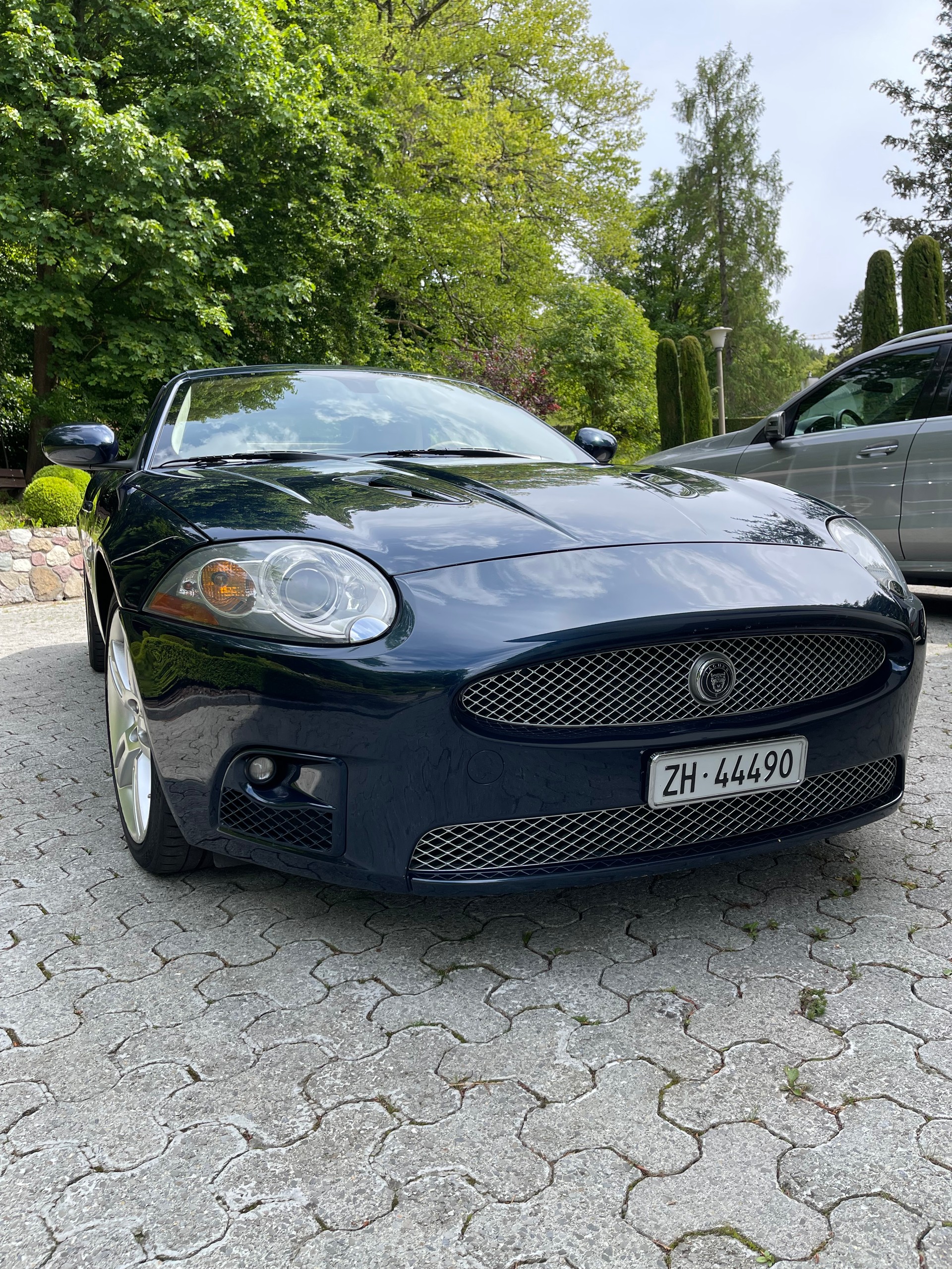 JAGUAR XKR Supercharged 4.2 V8 Convertible-image-7