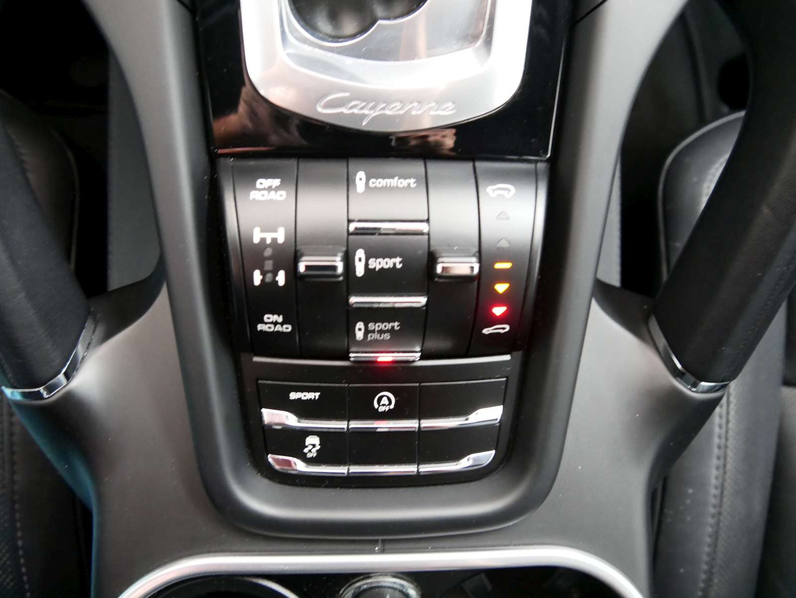 PORSCHE Cayenne S-image-11
