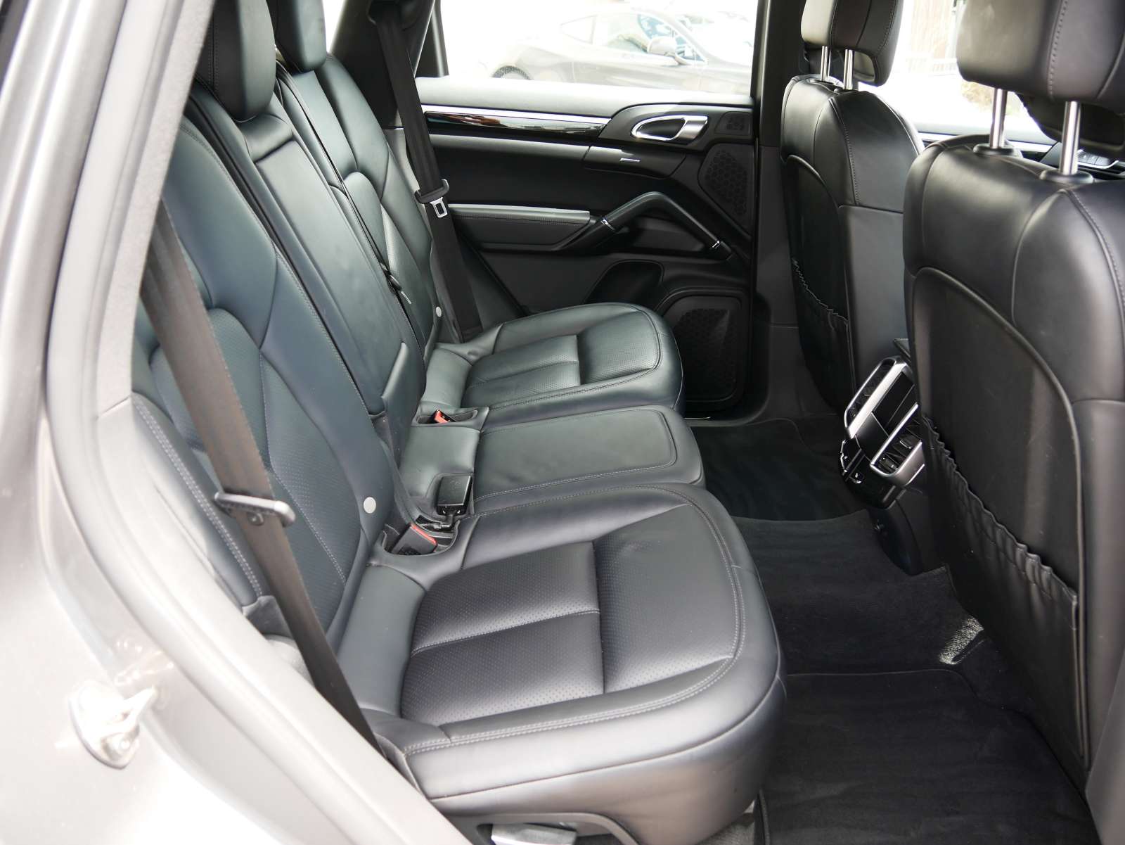 PORSCHE Cayenne S-image-13