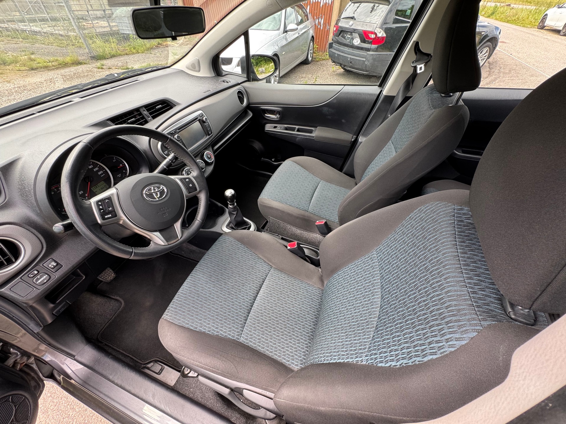 TOYOTA Yaris 1.33 Luna * Anhängerkupplung *-image-14