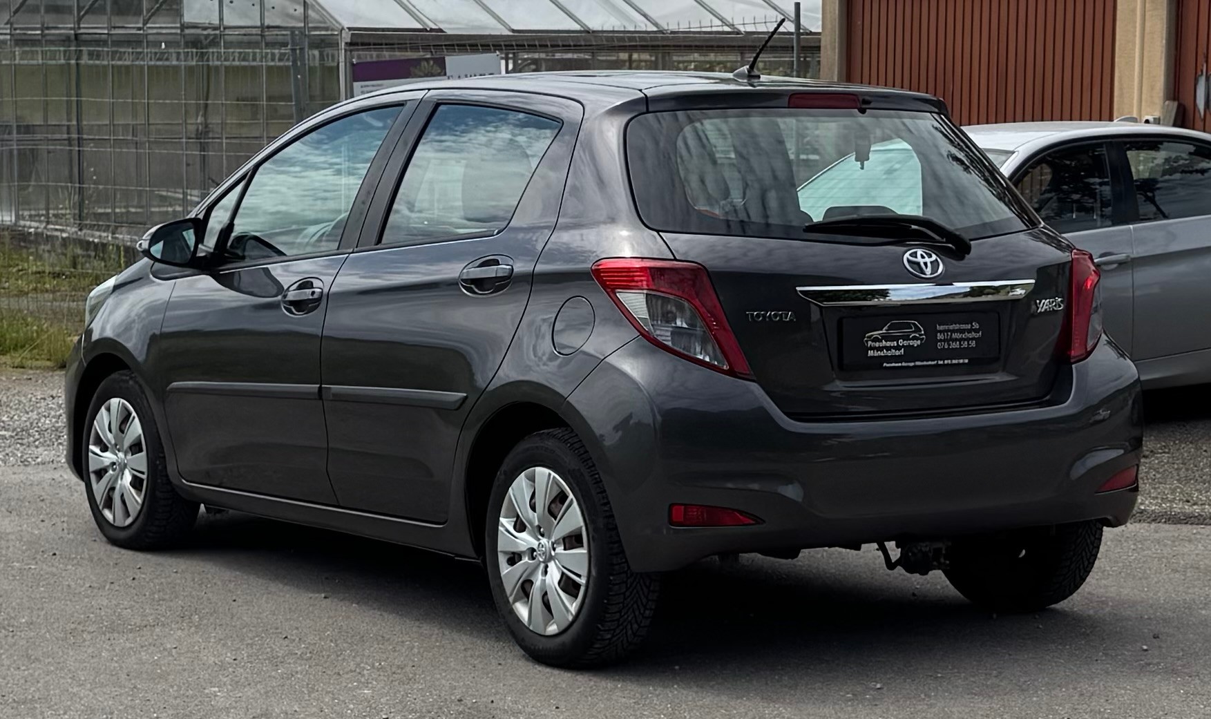 TOYOTA Yaris 1.33 Luna * Anhängerkupplung *-image-5