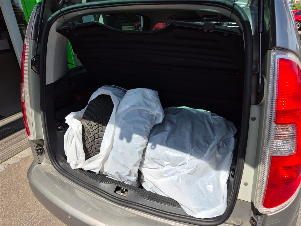 SKODA Roomster 1.6 Magic-image-11