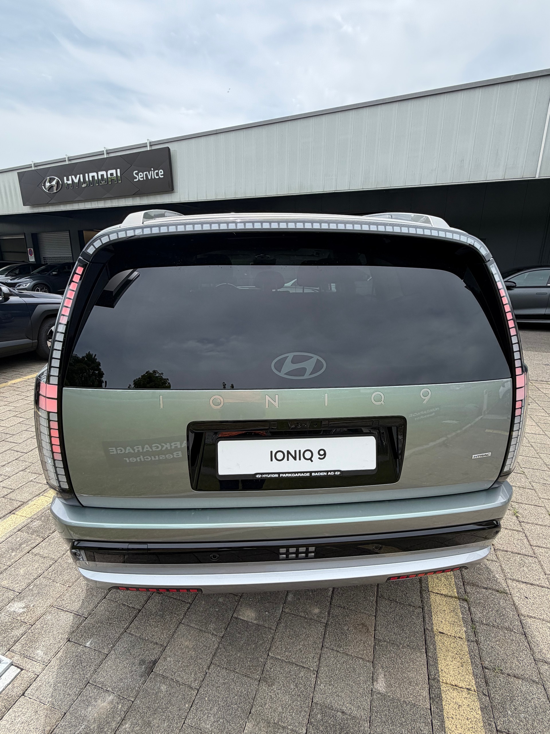 HYUNDAI Ioniq 9 110kWh Vertex 4WD-showroom-element-2