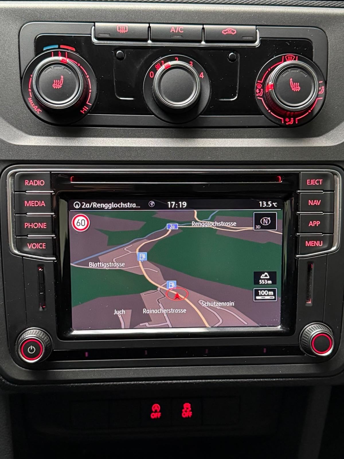 VW Caddy Maxi 2.0TDI BlueMotion Technology-image-6