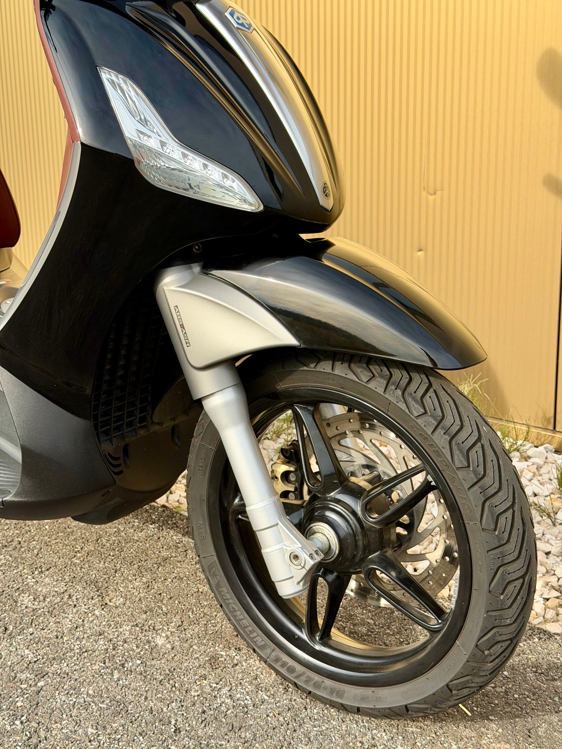 PIAGGIO Beverly 350 i.e. ABS-image-1