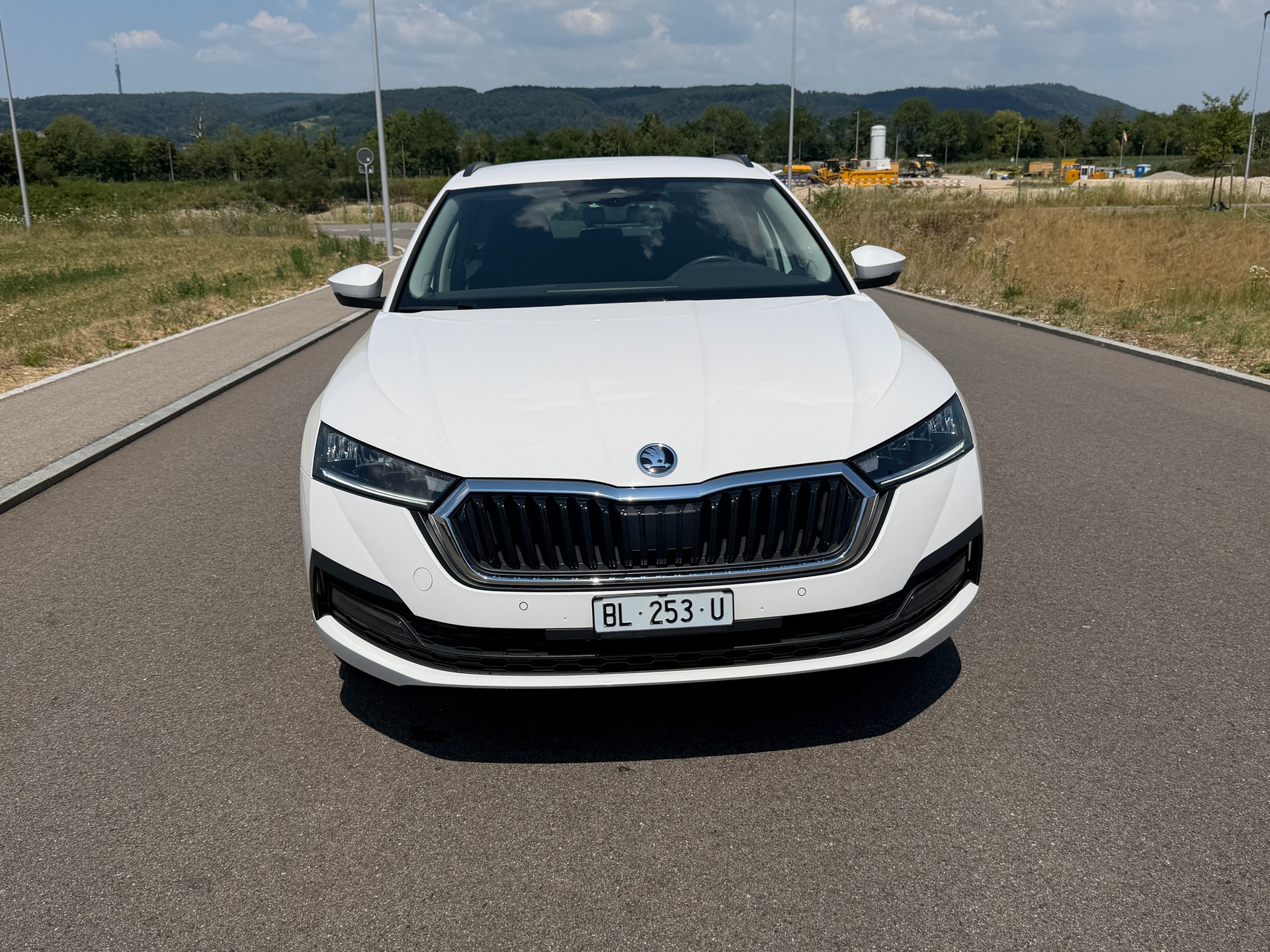 SKODA Octavia Combi 2.0 TDI DSG Ambition 4x4-showroom-element-3