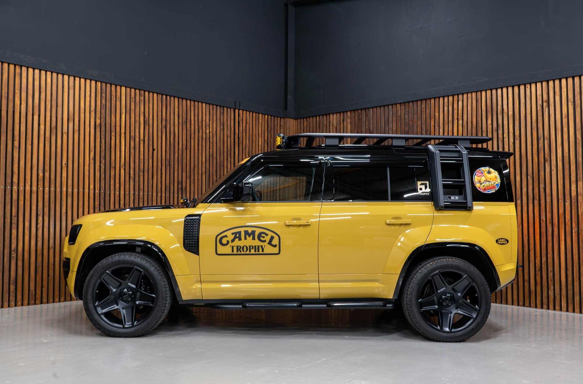 LAND ROVER Defender 110 3.0 D I6 350 Trophy Edition Yellow-image-4
