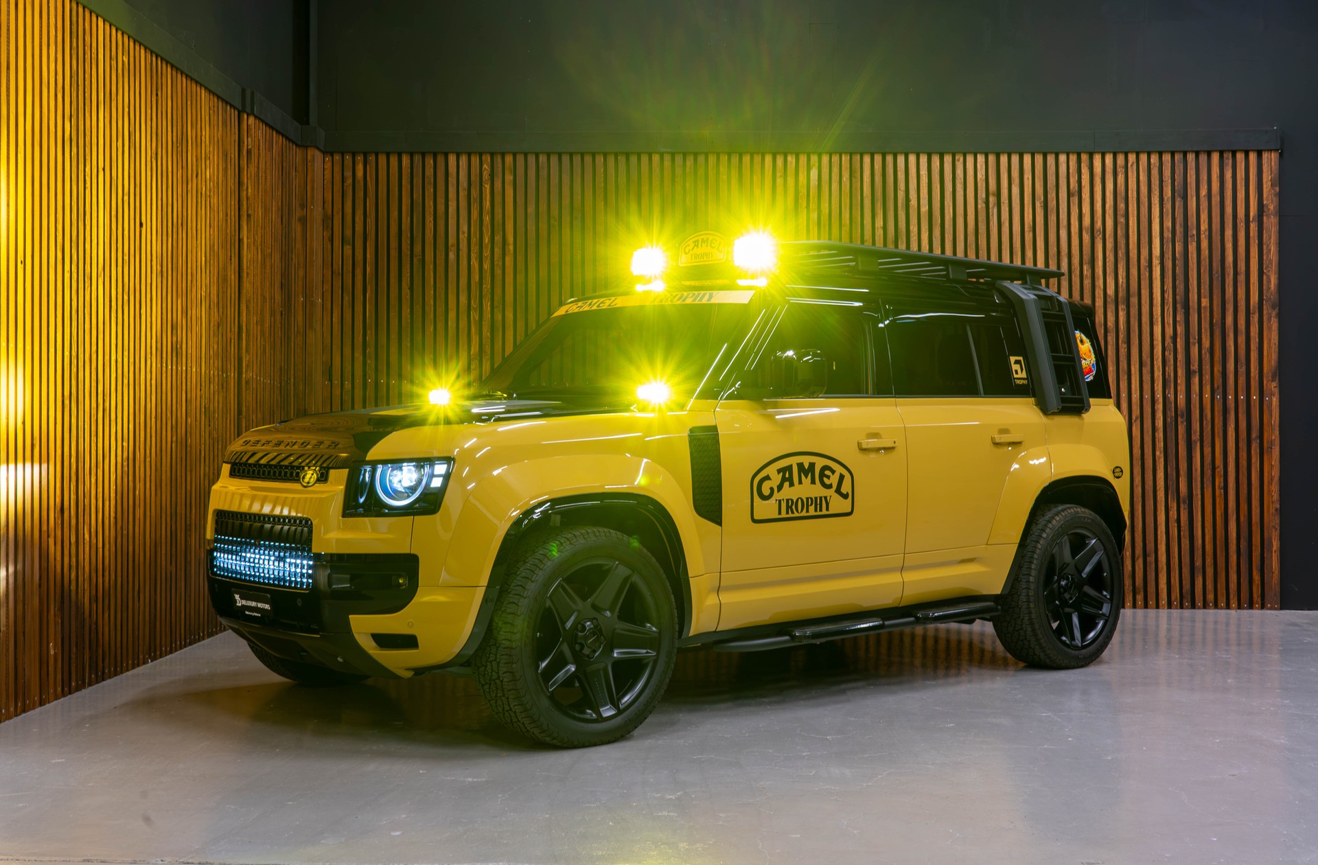 LAND ROVER Defender 110 3.0 D I6 350 Trophy Edition Yellow-image-1