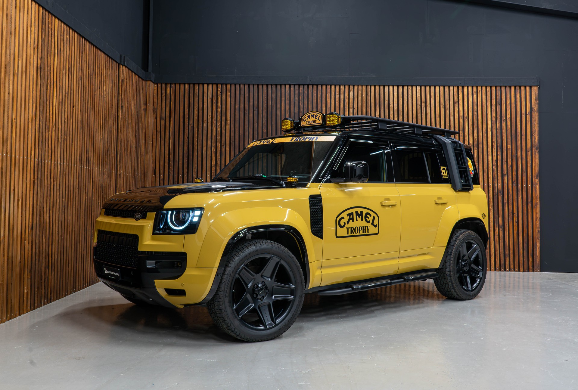 LAND ROVER Defender 110 3.0 D I6 350 Trophy Edition Yellow