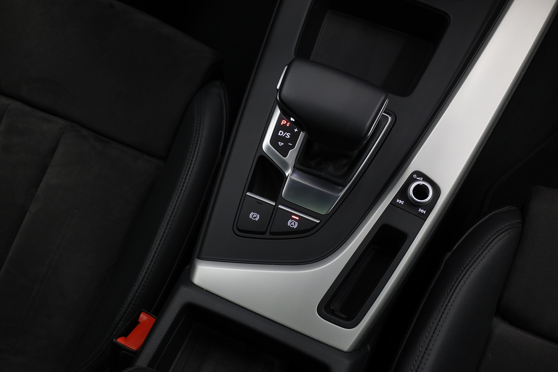 AUDI A4 Allroad 3.0 45 TDI quattro T-Tronic-image-19