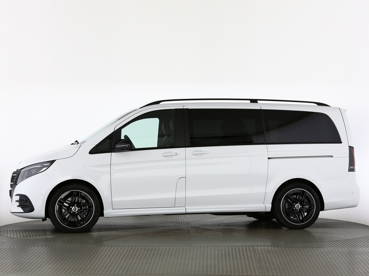 MERCEDES-BENZ V 300 d lang 4Matic Swiss Edition 9G-Tronic-showroom-element-1
