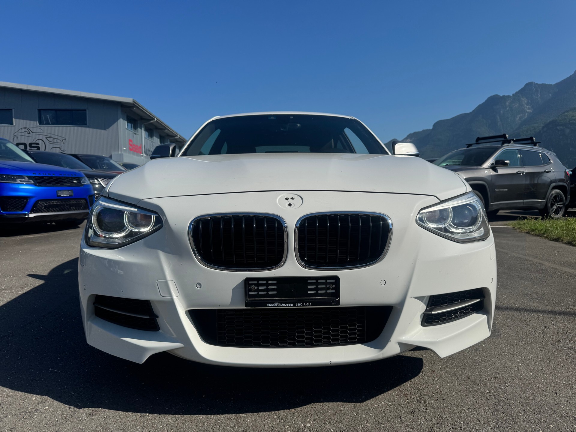 BMW M135i xDrive Steptronic-showroom-element-2